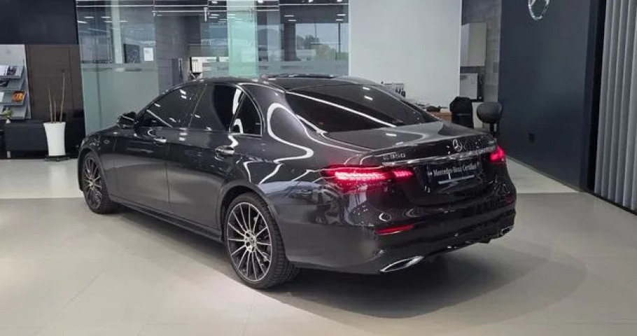 Mercedes-Benz E-Class 