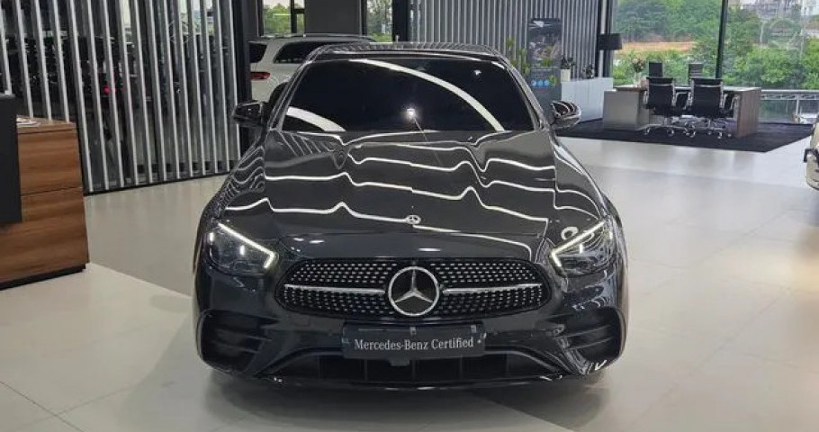 Mercedes-Benz E-Class 