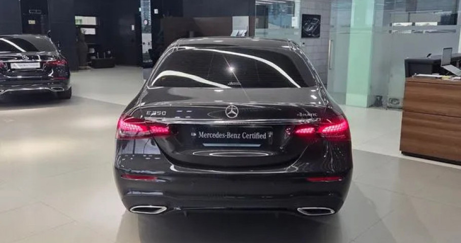 Mercedes-Benz E-Class 