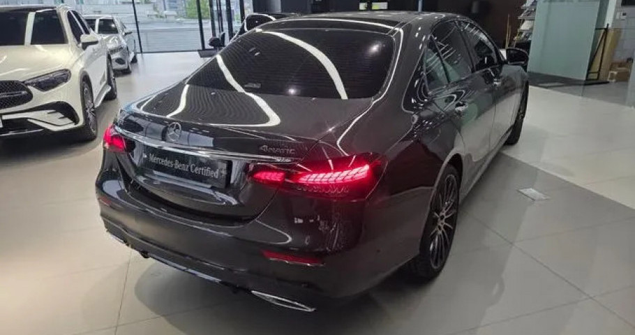 Mercedes-Benz E-Class 