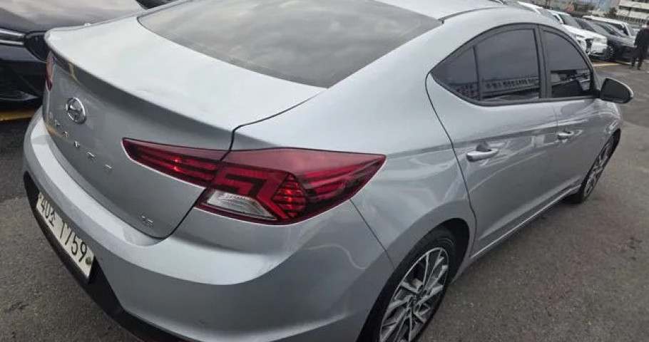 Hyundai Avante (Elantra) 