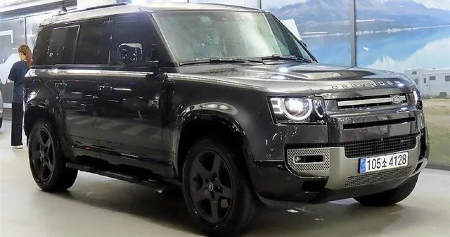 Land Rover Defender 