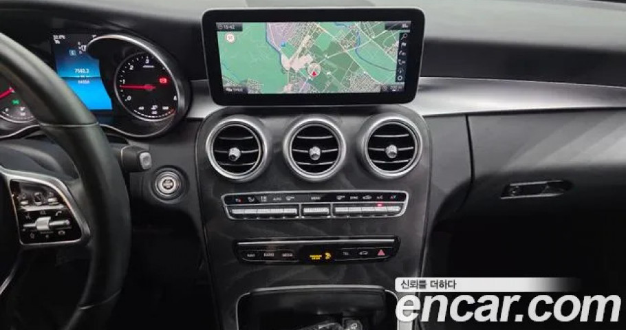 Mercedes-Benz C-Class 