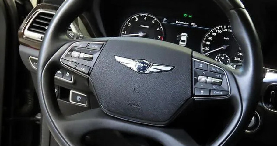 Genesis G90 