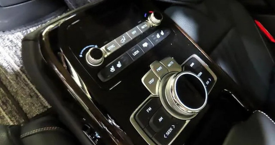 Genesis G90 