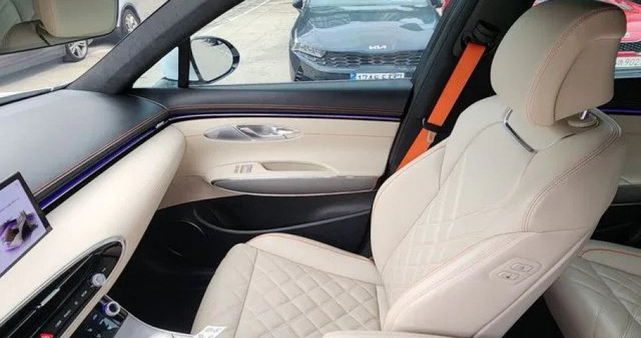 Genesis Gv70 