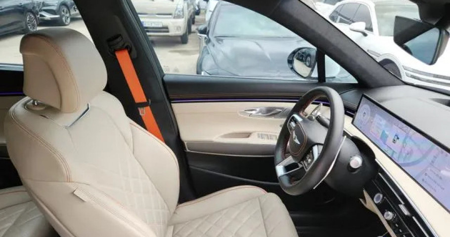 Genesis Gv70 