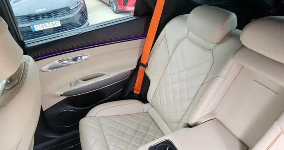 Genesis Gv70 