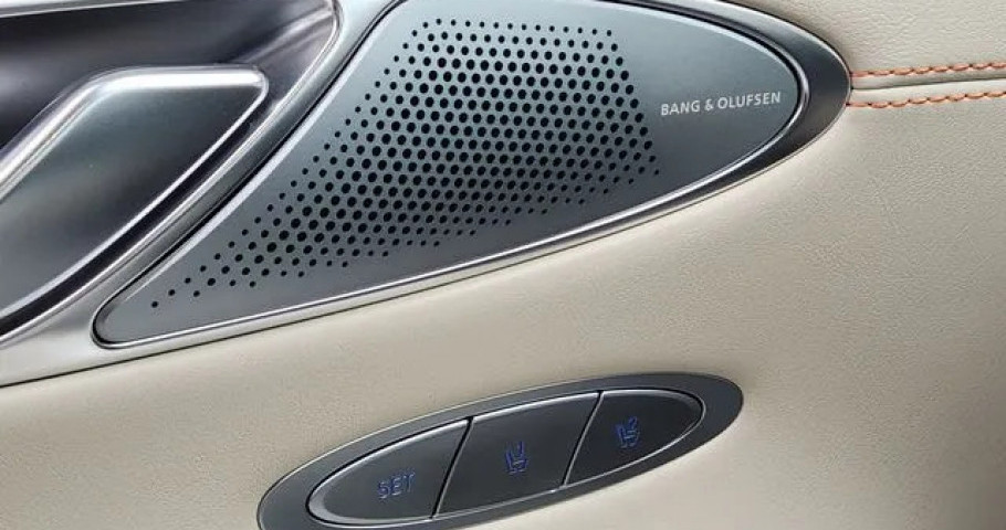 Genesis Gv70 