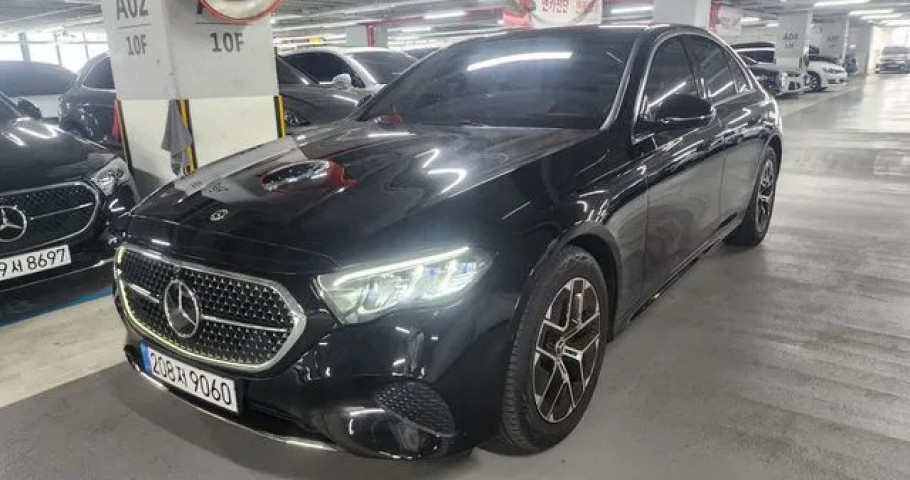 Mercedes-Benz E-Class 