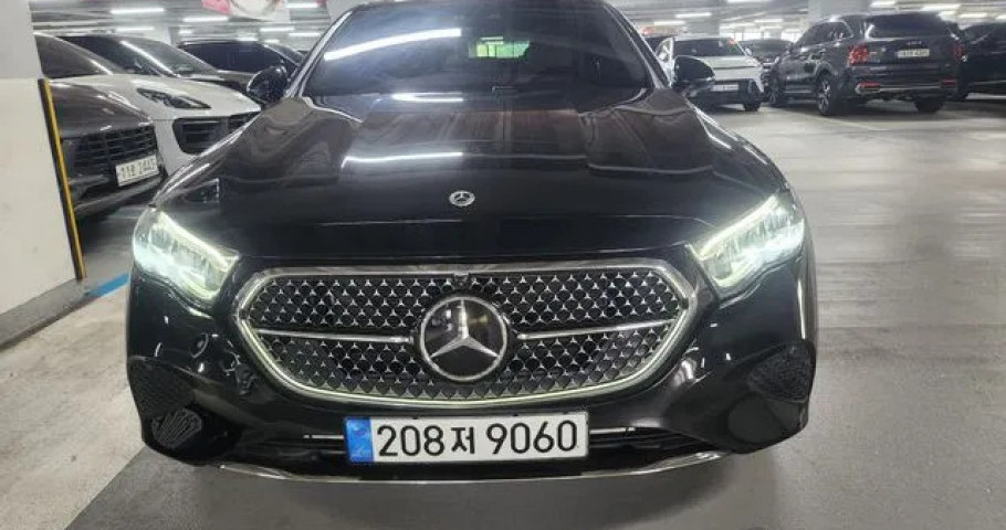 Mercedes-Benz E-Class 