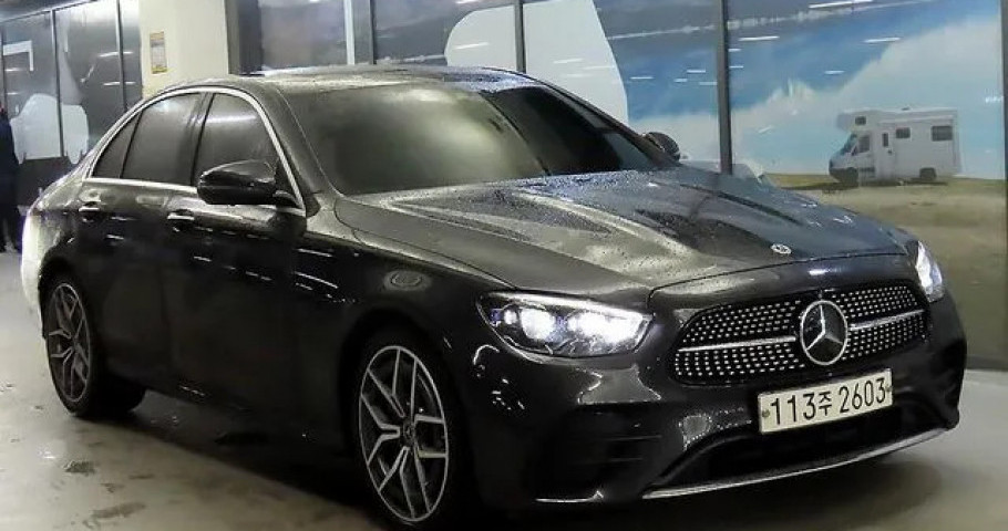 Mercedes-Benz E-Class 