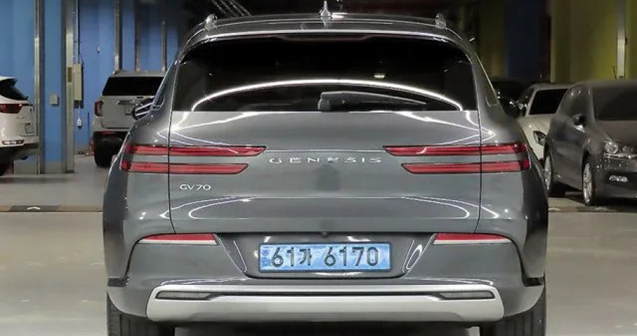 Genesis Gv70 