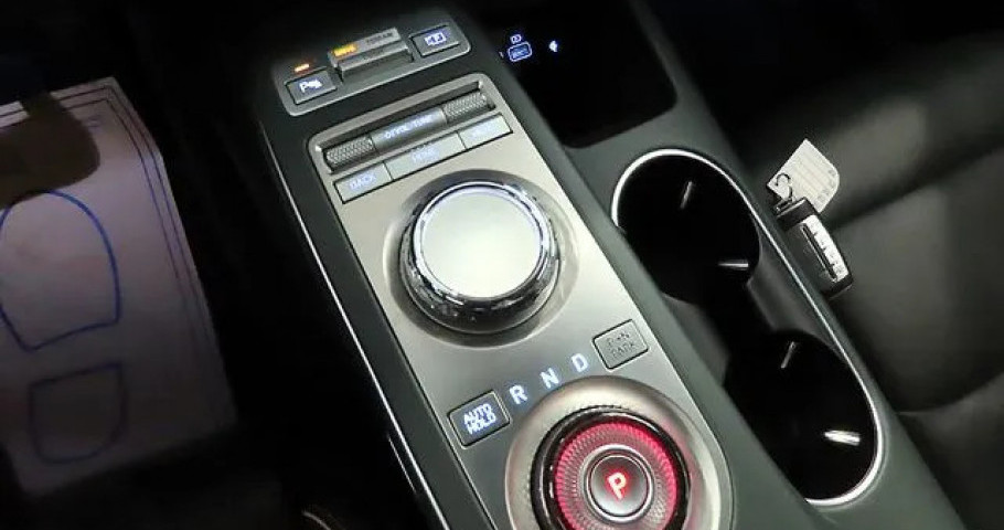 Genesis Gv70 