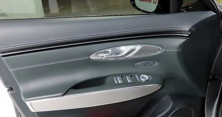 Genesis Gv70 