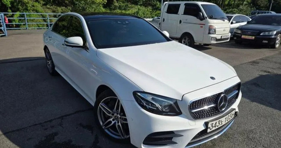 Mercedes-Benz E-Class 