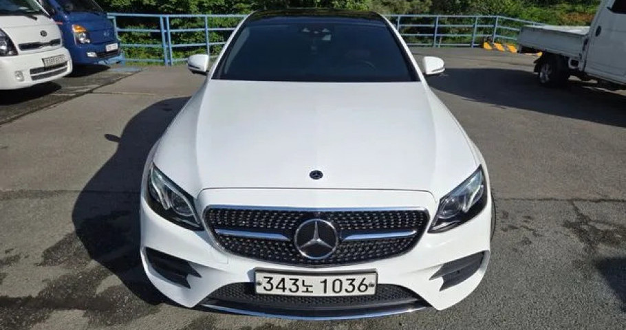 Mercedes-Benz E-Class 