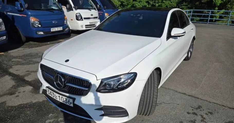Mercedes-Benz E-Class 