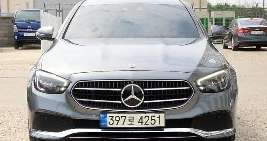 Mercedes-Benz E-Class 