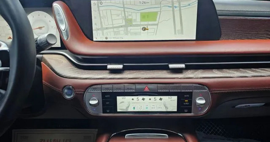 Genesis G90 