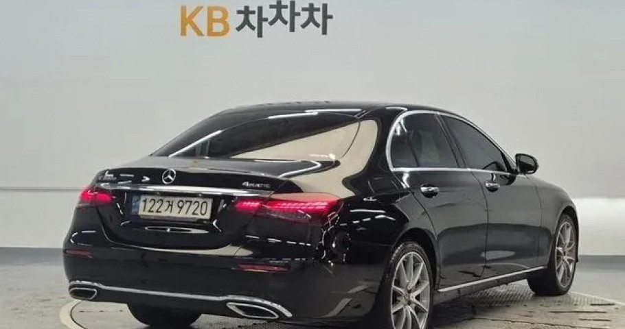 Mercedes-Benz E-Class 