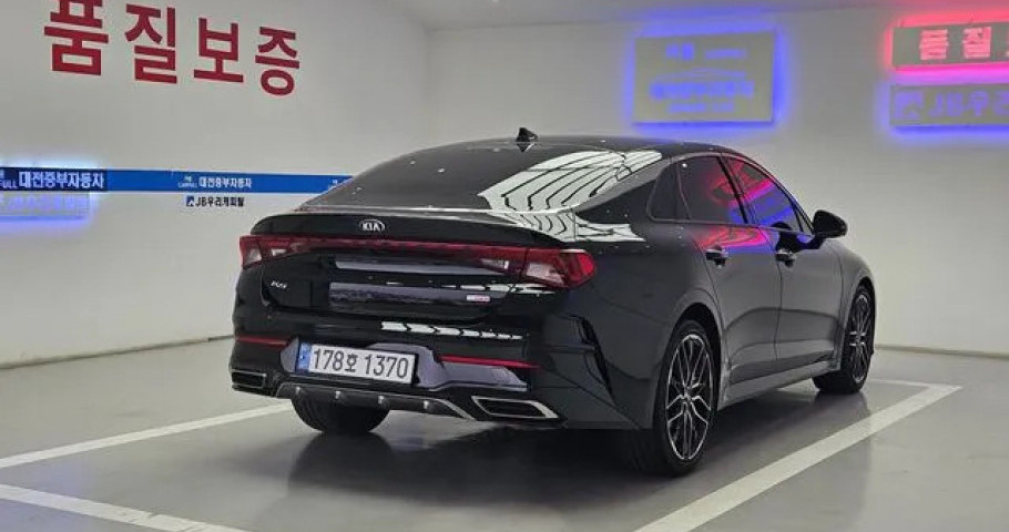 Kia K5 