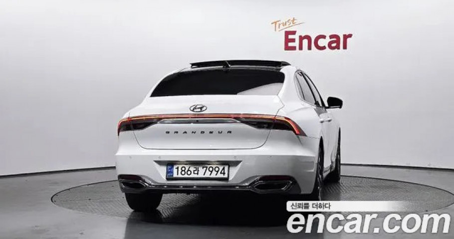 Hyundai Grandeur 