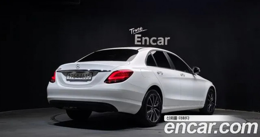 Mercedes-Benz C-Class 