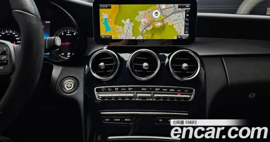 Mercedes-Benz C-Class 