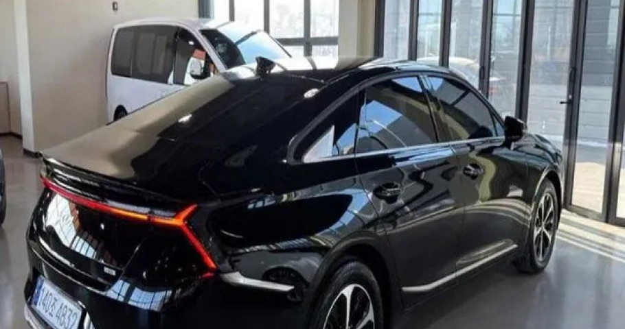Kia K8 