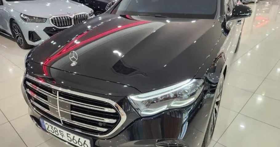 Mercedes-Benz E-Class 