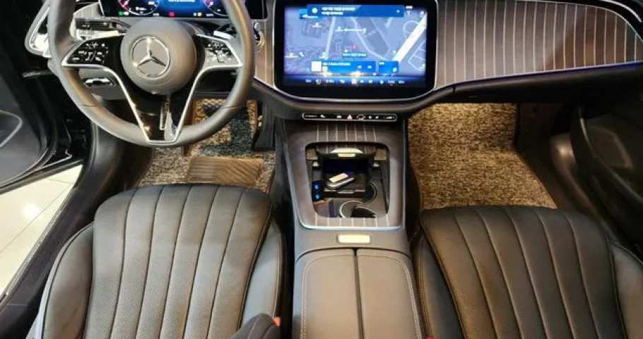 Mercedes-Benz E-Class 