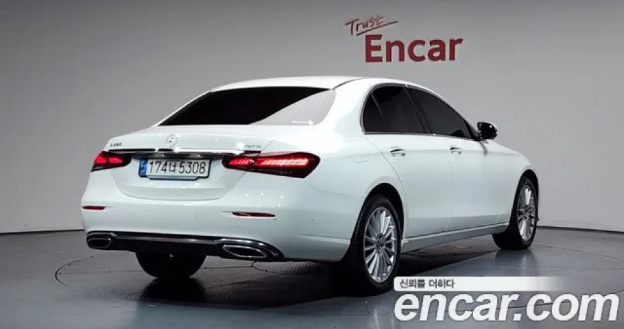 Mercedes-Benz E-Class 