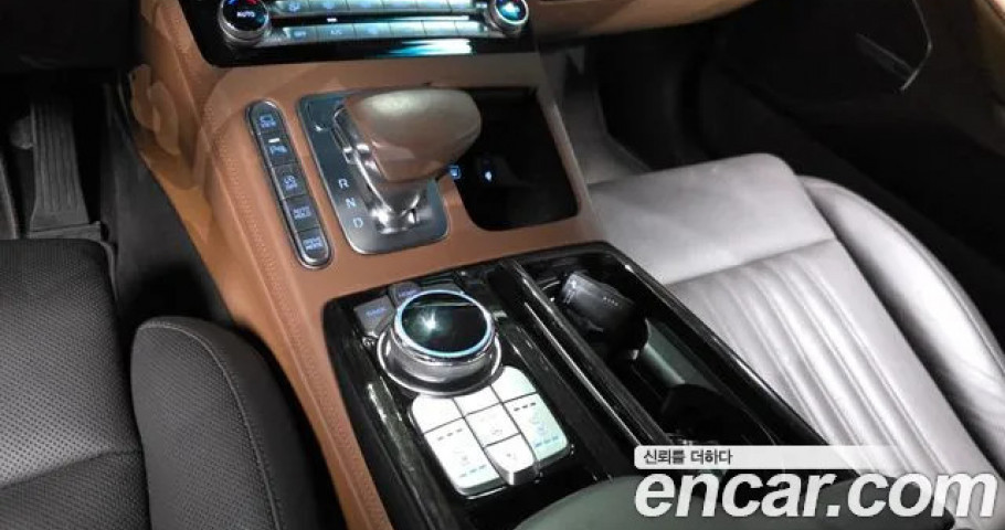 Genesis G90 