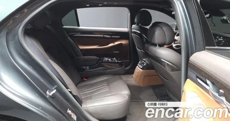 Genesis G90 