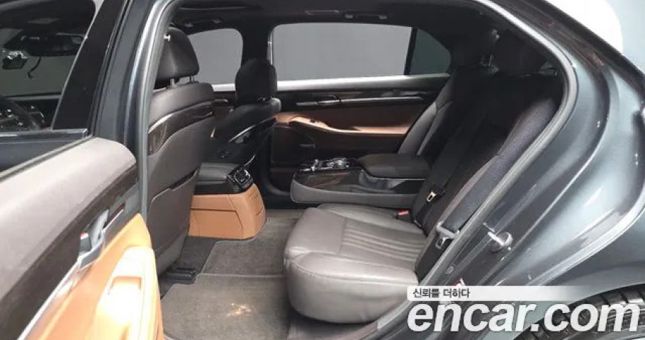 Genesis G90 