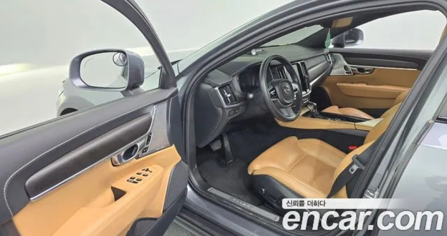 Volvo V90 