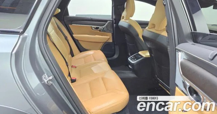 Volvo V90 