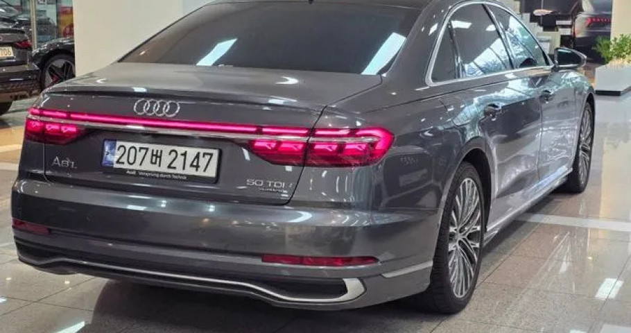 Audi A8 