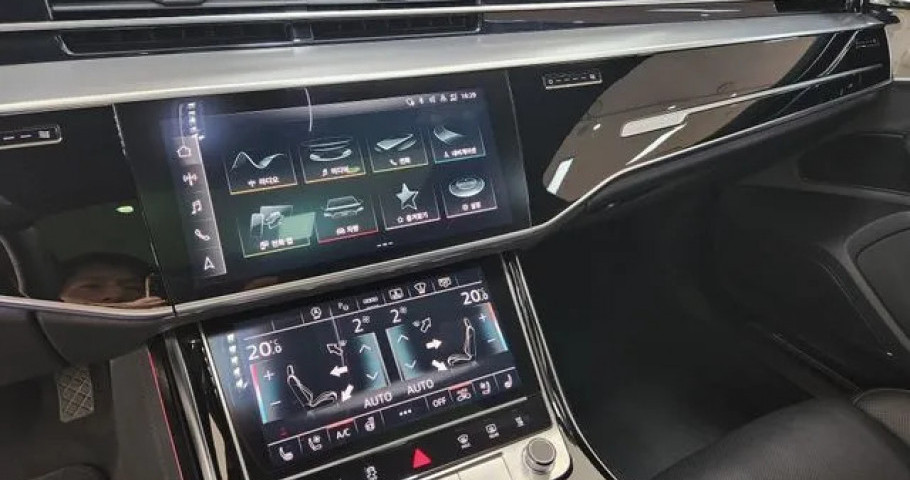 Audi A8 