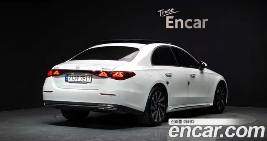 Mercedes-Benz E-Class 
