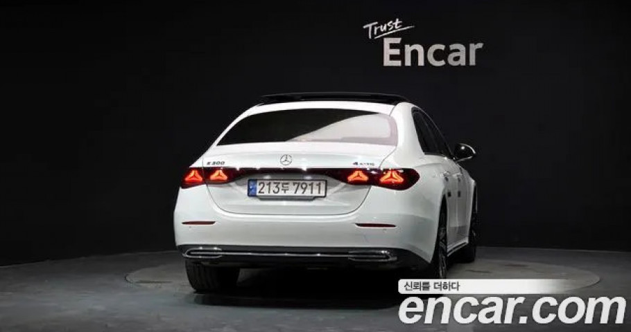 Mercedes-Benz E-Class 