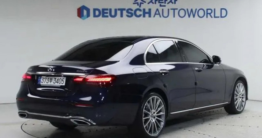 Mercedes-Benz E-Class 