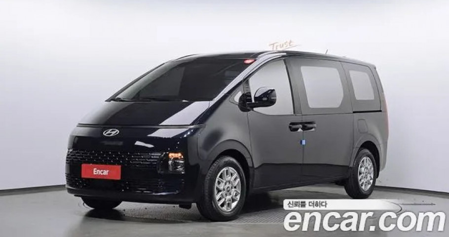 Hyundai Staria 