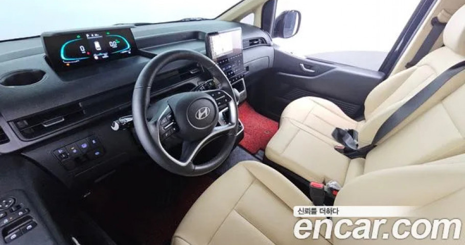 Hyundai Staria 
