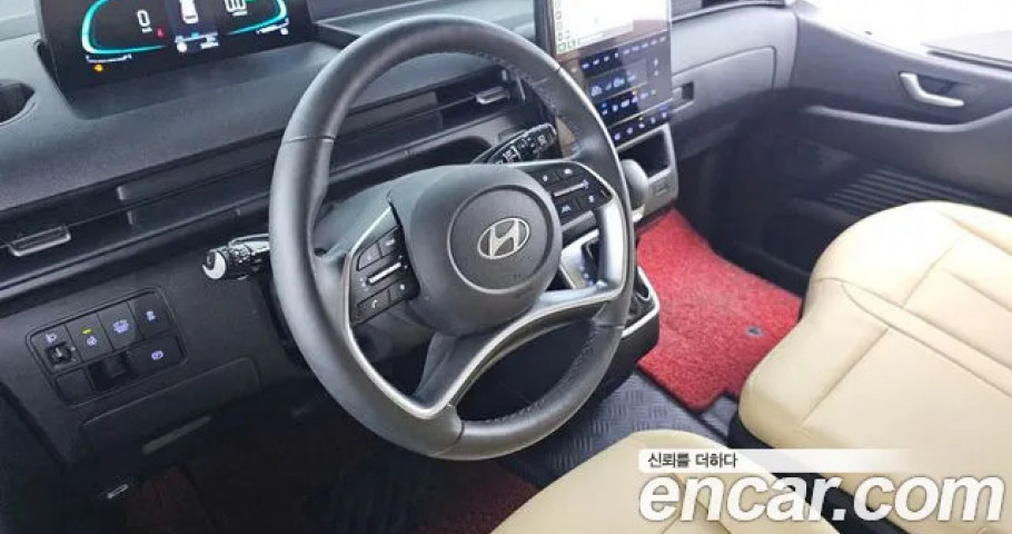 Hyundai Staria 