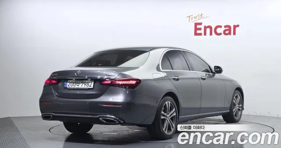 Mercedes-Benz E-Class 