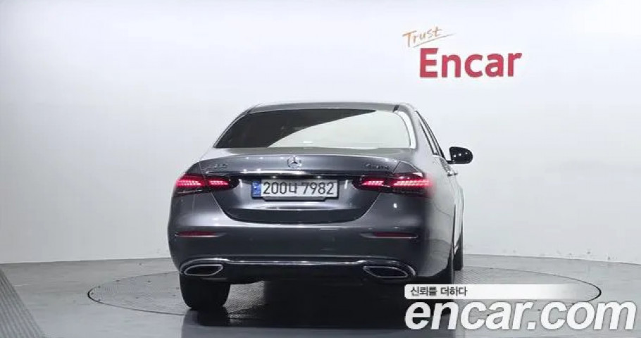 Mercedes-Benz E-Class 