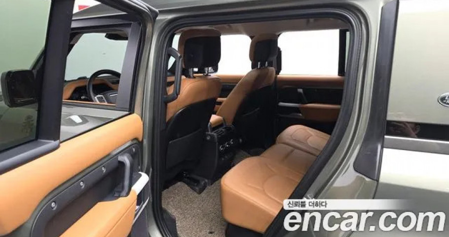 Land Rover Defender 