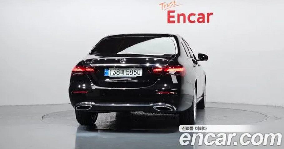 Mercedes-Benz E-Class 